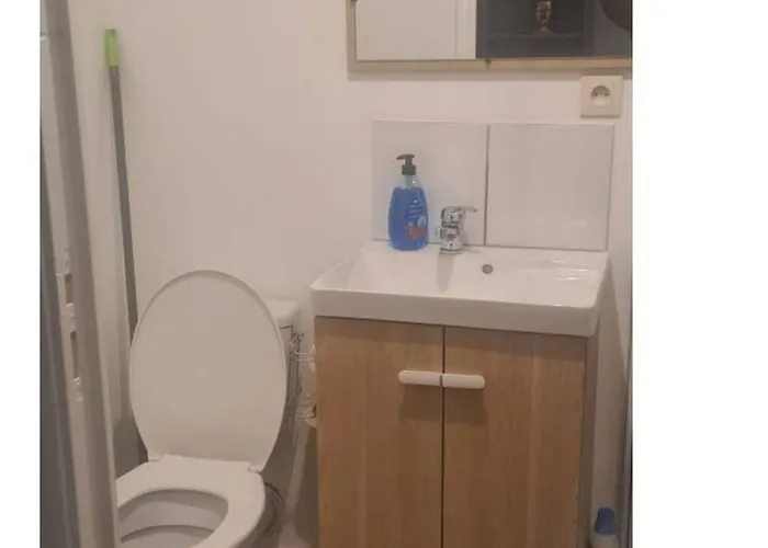 Chez Bernadette 2 Apartment *